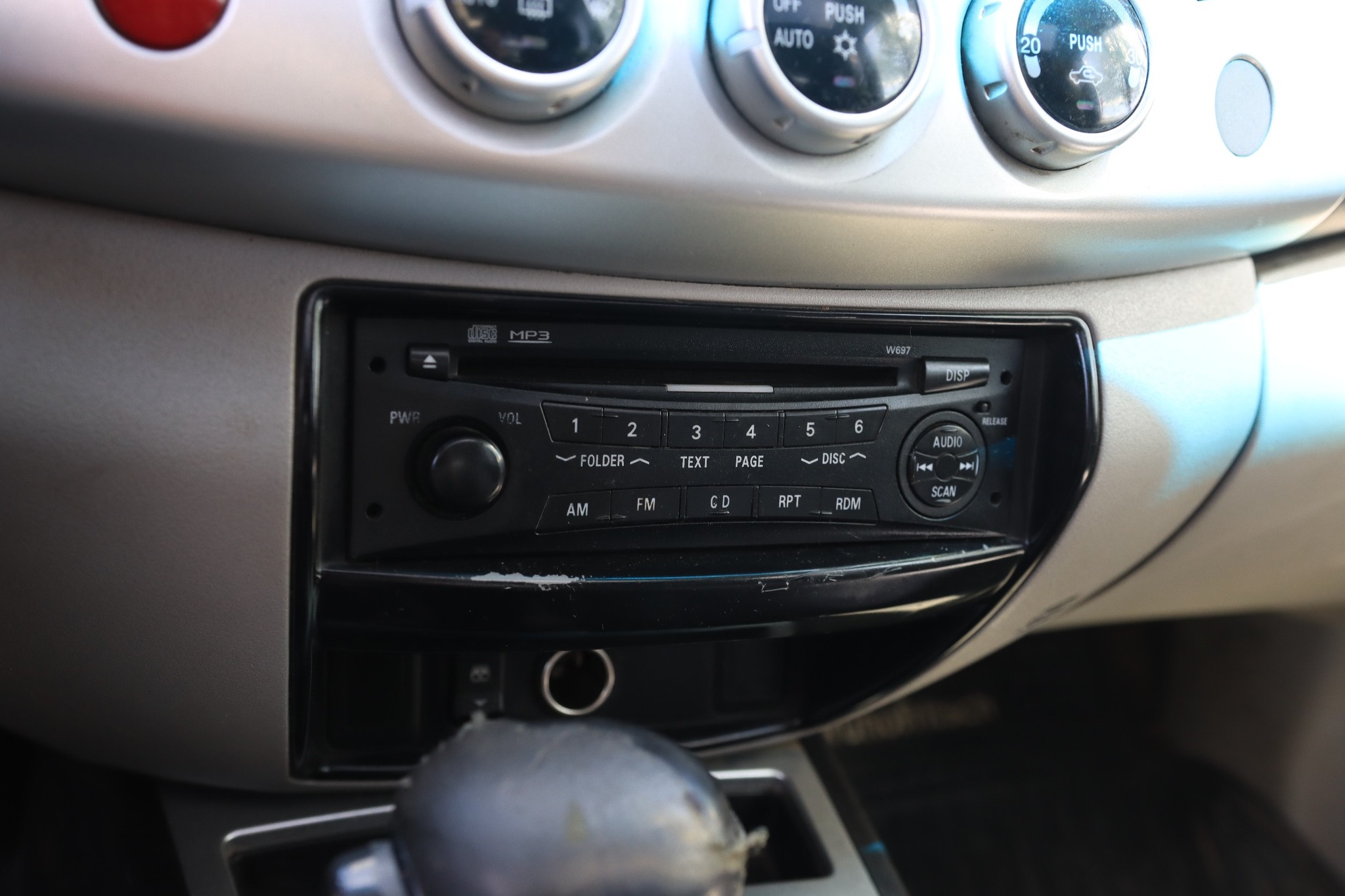 MITSUBISHI L200 DAKAR AUTOMATICA FULL 4X4 CON AC 2010 SUNROOF - Imagen 3