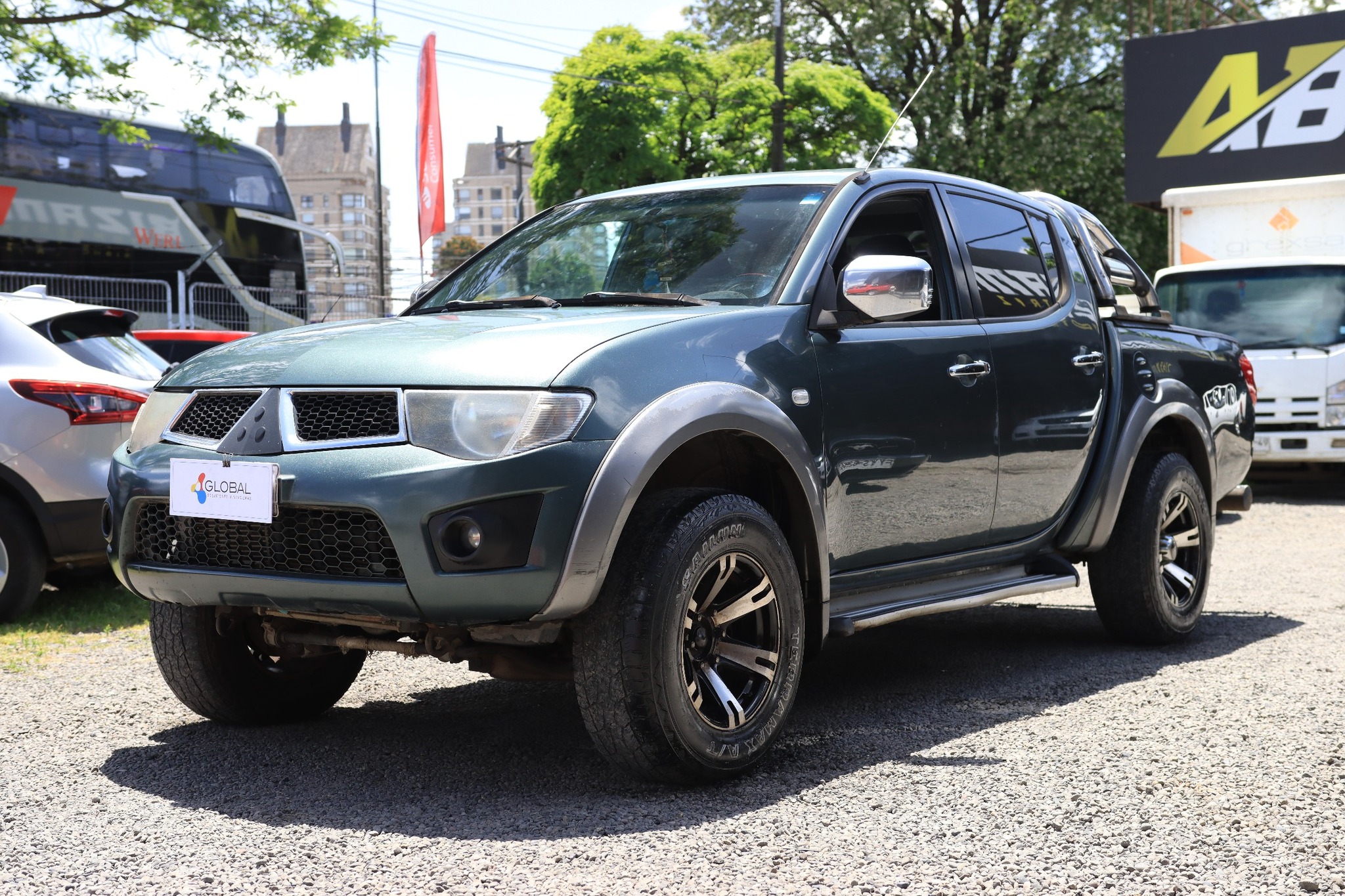 MITSUBISHI L200 DAKAR AUTOMATICA FULL 4X4 CON AC 2010 SUNROOF