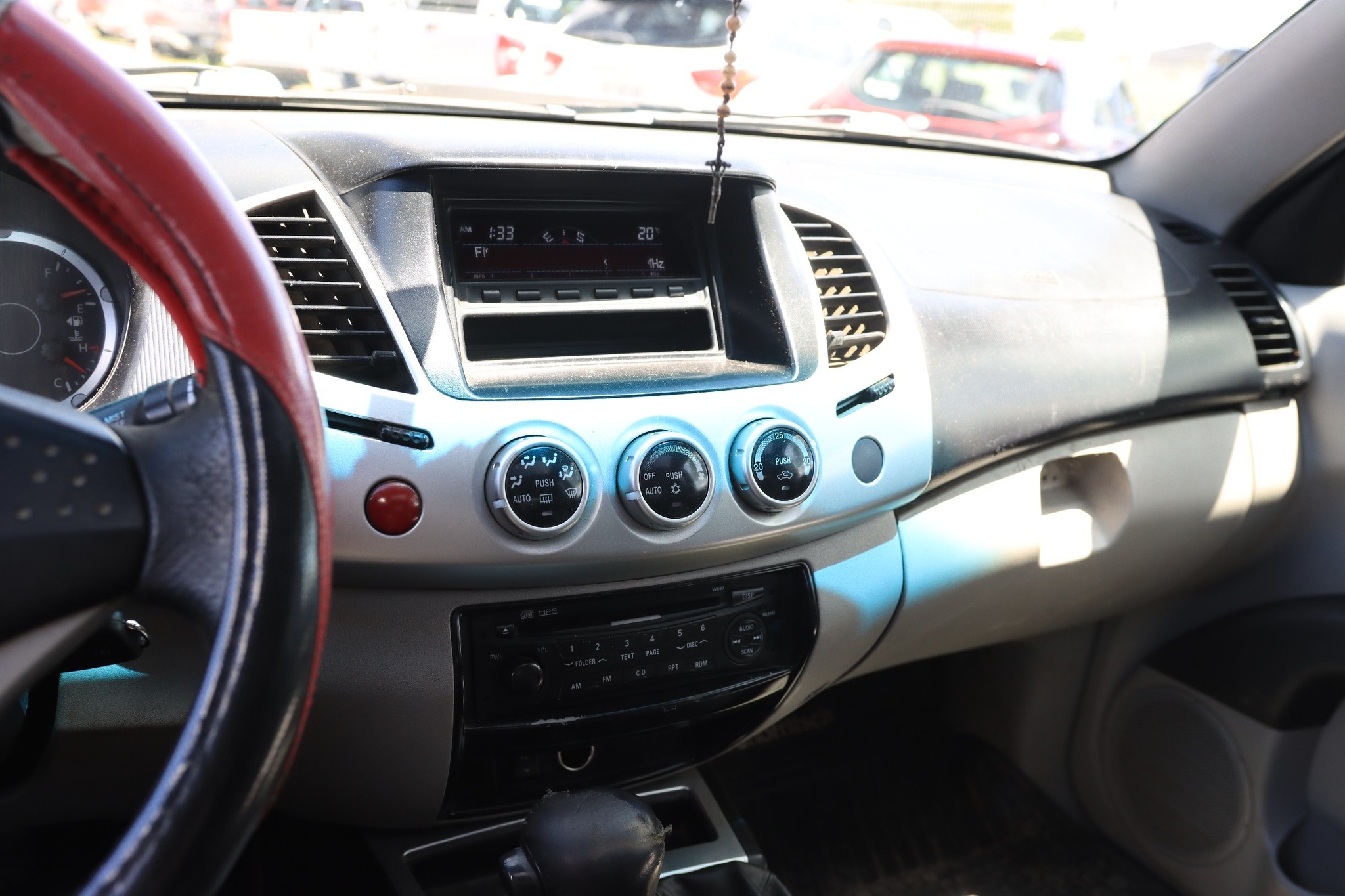 MITSUBISHI L200 DAKAR AUTOMATICA FULL 4X4 CON AC 2010 SUNROOF - Imagen 2