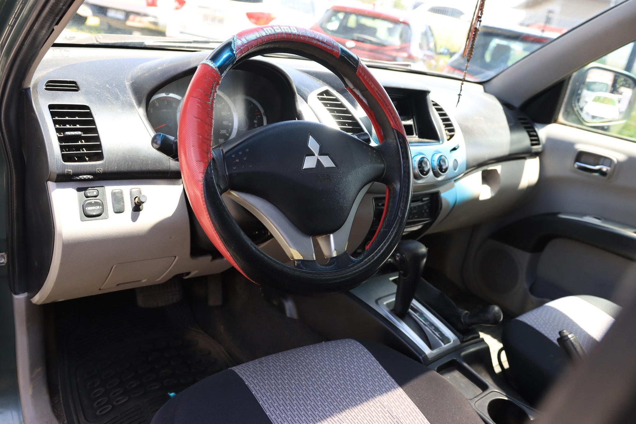 MITSUBISHI L200 DAKAR AUTOMATICA FULL 4X4 CON AC 2010 SUNROOF - Imagen 12